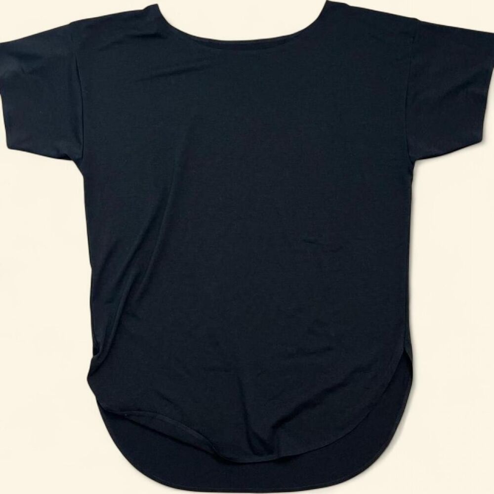 Uniqlo Women's Black T-shirt